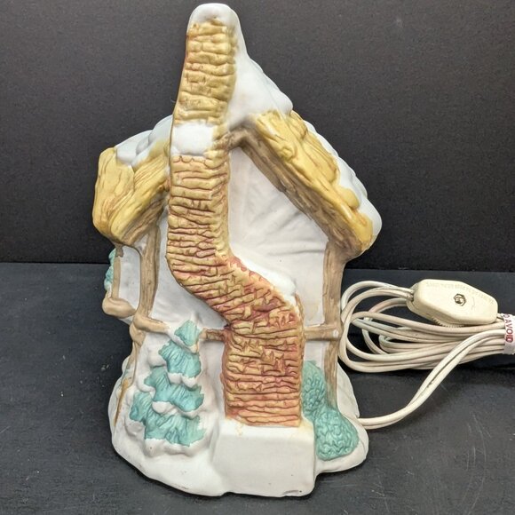 Christmas Cottage House Ceramic Thatched Roof Christmas Village Building Working - Picture 6 of 9